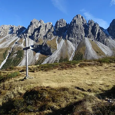 Traudl Singer Apartment *